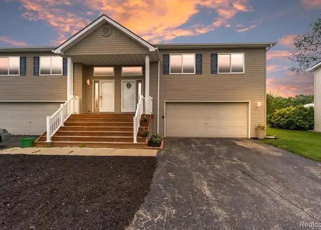 Property at 1116 Lakeview Cir, Grand Blanc, MI, 48439, 2 beds, 2.5 baths, [object Object]