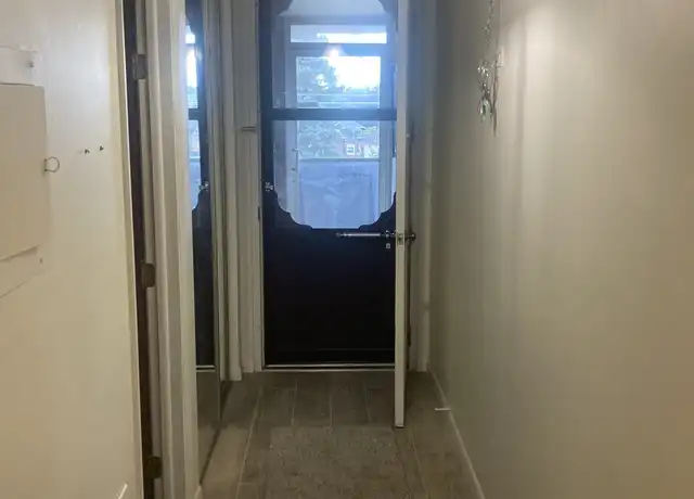 Property at 2331 E Market St Unit 402, Akron, OH, 44312, 1 bed, 1 bath, [object Object]