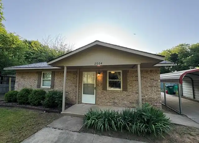 Property at 2004 Throckmorton St, Gainesville, TX, 76240, 2 beds, 2 baths, [object Object]