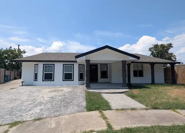 Property at 5201 Hitching Post Ln, Corpus Christi, TX, 78415, 5 beds, 2 baths, [object Object]