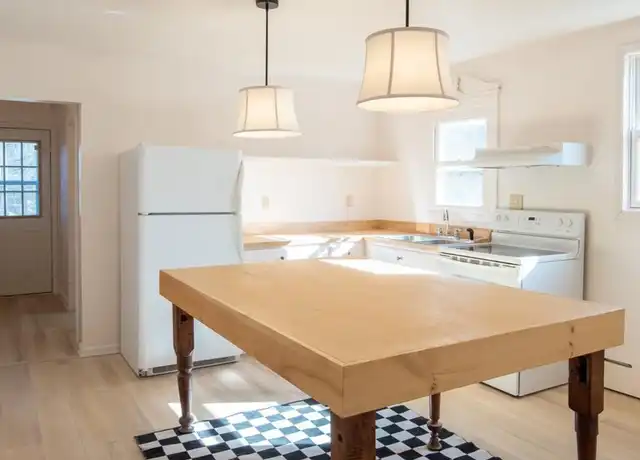 Property at 82 New St Unit 1, Catskill, NY, 12414, 2 beds, 1 bath, [object Object]