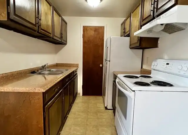 Property at Robertson1005 (KC-DT) - 1005 Robertson St, Fort Collins, CO, 80524, 1 bed, 1 bath, [object Object]