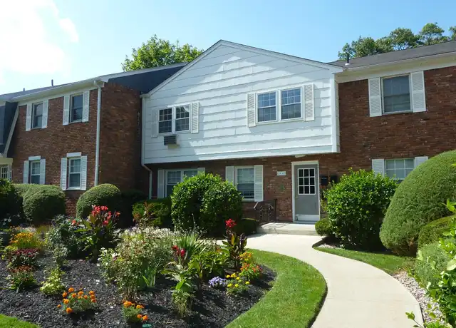 Property at 133 Doxbury Ln, Suffern, NY, 10901, 1 bed, 1 bath, [object Object]