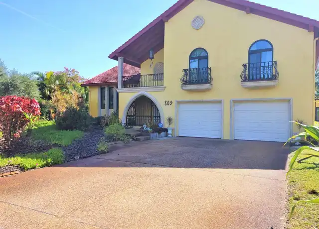 Property at 805 Laguna Dr, Venice, FL, 34285, 3 beds, 3.5 baths, [object Object]