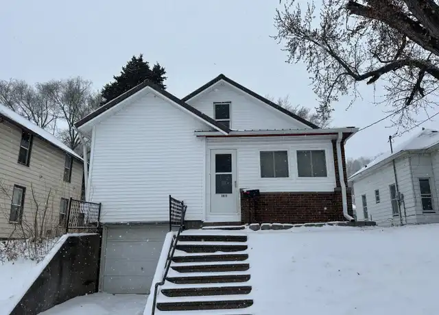 Property at 1813 New Hampshire St, Muscatine, IA, 52761, 3 beds, 1 bath, [object Object]