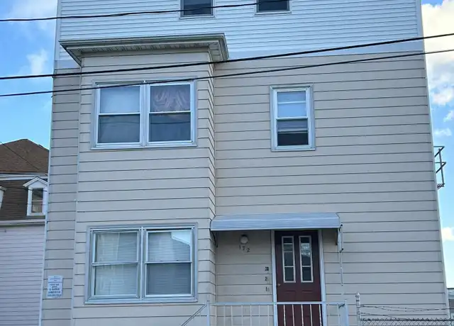 Property at 172 Morgan St Unit 172-2S, Fall River, MA, 02721, 1 bed, 1 bath, [object Object]