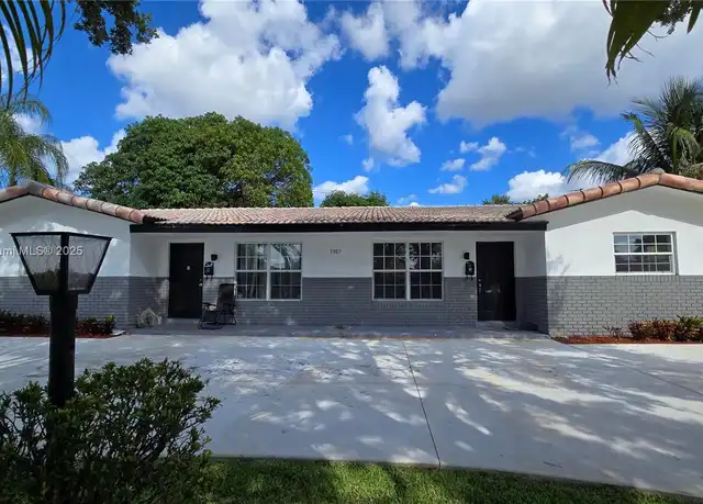 Property at 3805 NW 78th Ter Unit S, Coral Springs, FL, 33065, 3 beds, 1 bath, [object Object]