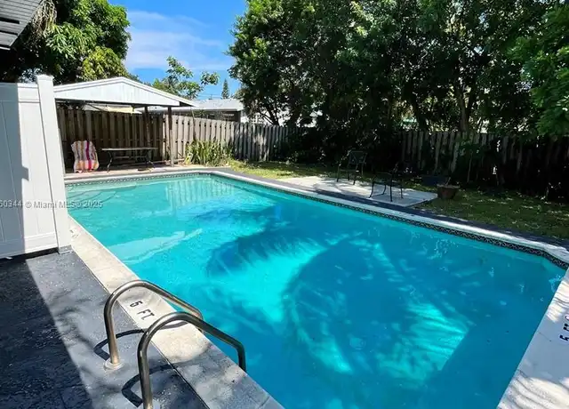 Property at 1412 NE 17th Ct Unit 1-2, Fort Lauderdale, FL, 33305, 0 beds, 1 bath, [object Object]