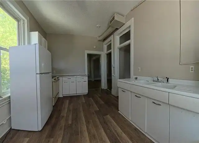 Property at 500 N 5th St Unit 1/2, Leavenworth, KS, 66048, 3 beds, 1 bath, [object Object]