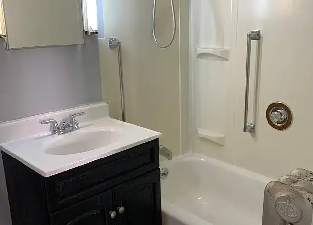 Property at 323 Lincoln St, Worcester, MA, 01605, 1 bed, 1 bath, [object Object]