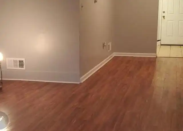 Property at 40 Rose Ln, New Castle, DE, 19720, 3 beds, 1 bath, [object Object]