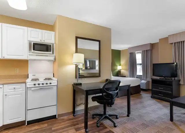 Property at Oakland - Alameda Airport - 1260 S Loop Rd, Alameda, CA, 94502, 0 beds, 1 bath, [object Object]