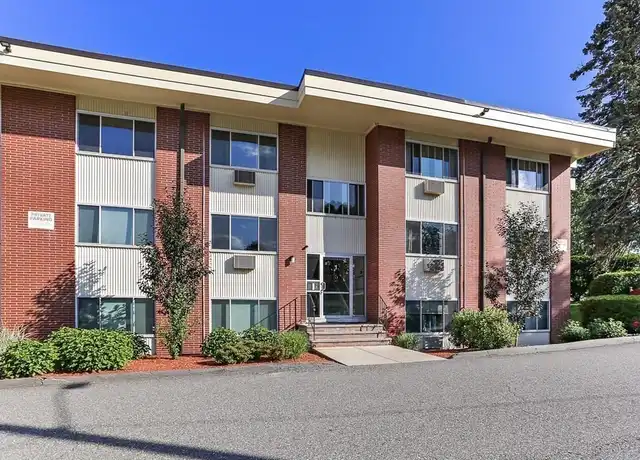 Property at 74 Beach St Unit 1-2, Woburn, MA, 01801, 2 beds, 1 bath, [object Object]