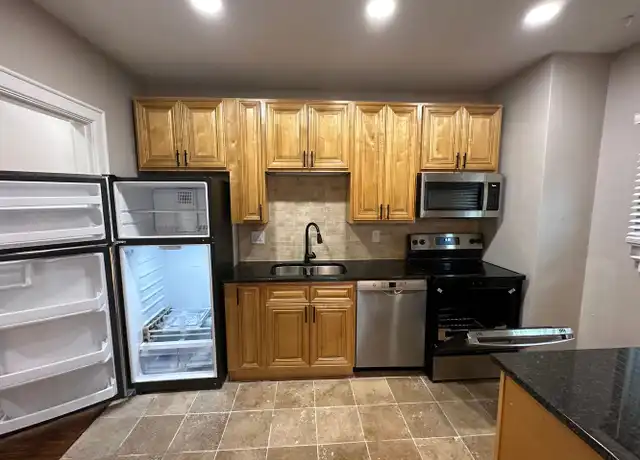 Property at 10 E Como Ave Unit A, Columbus, OH, 43202, 1 bed, 1 bath, [object Object]