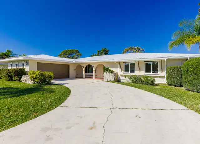 Property at 1425 SE Sunshine Ave, Port Saint Lucie, FL, 34952, 4 beds, 2 baths, [object Object]