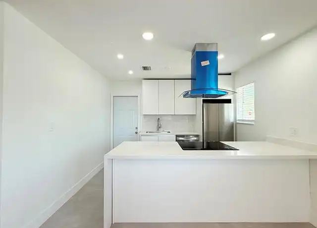 Property at 2611 NW 21st St, Fort Lauderdale, FL, 33311, 3 beds, 1 bath, [object Object]