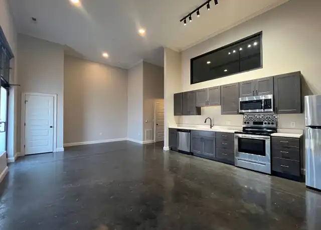 Property at 605 Campbell Ave SE Unit 102, Roanoke, VA, 24013, 1 bed, 1 bath, [object Object]