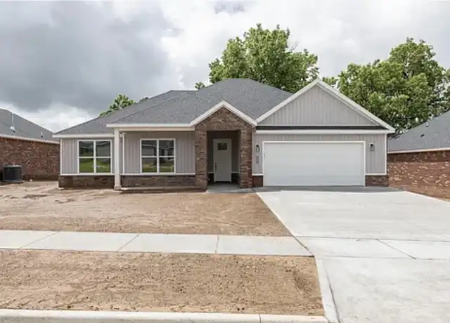 Property at 921 E Buchanan St, Prairie Grove, AR, 72753, 3 beds, 2 baths, [object Object]