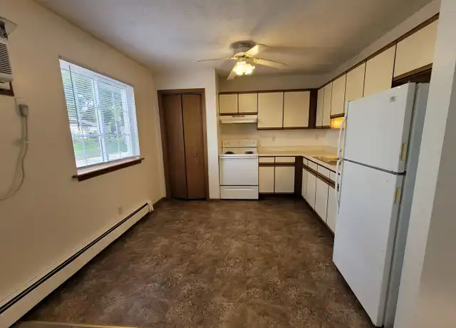 Property at 2911 5th St Unit 1, Marion, IA, 52302, 2 beds, 1 bath, [object Object]