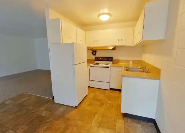 Property at 585 E 19th Ave Unit 9, Eugene, OR, 97401, 2 beds, 1 bath, [object Object]