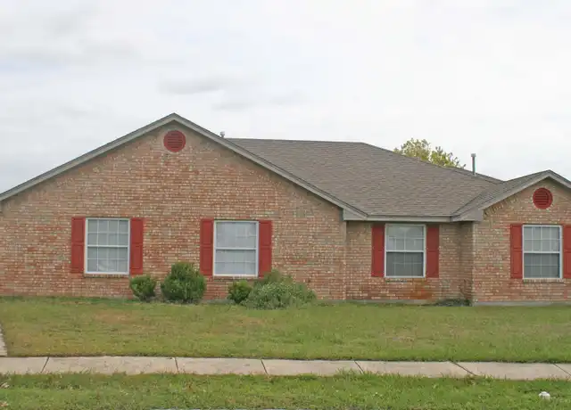 Property at 3128 Cedar Hill St, Denton, TX, 76209, 3 beds, 2 baths, [object Object]