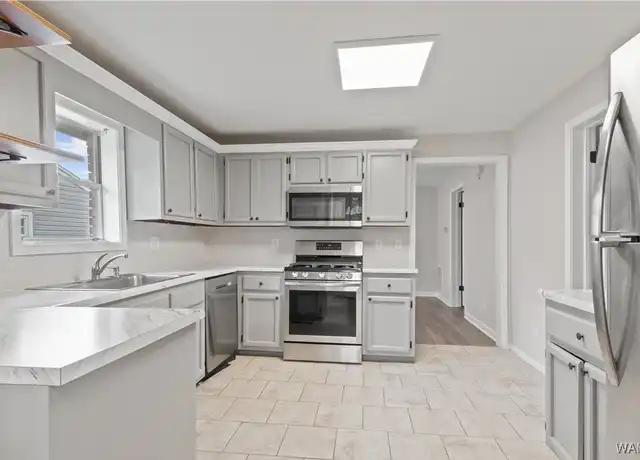 Property at 1515 17th Ave E, Tuscaloosa, AL, 35404, 2 beds, 1.5 baths, [object Object]