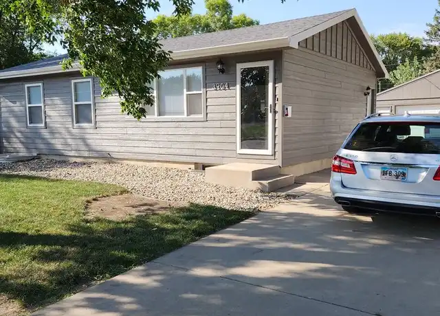 Property at 3904 E 26th St, Sioux Falls, SD, 57103, 4 beds, 2 baths, [object Object]