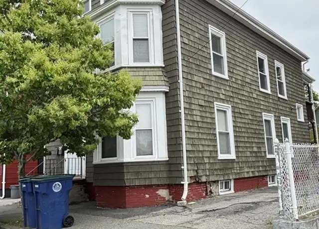 Property at 9 Cushing St Unit 2, Salem, MA, 01970, 5 beds, 2 baths, [object Object]