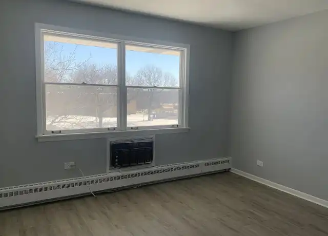 Property at 392 Executive Dr Unit 305, Carol Stream, IL, 60188, 1 bed, 1 bath, [object Object]