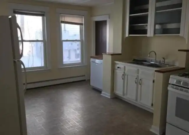 Property at 31 Jackson St, Haverhill, MA, 01832, 2 beds, 1 bath, [object Object]