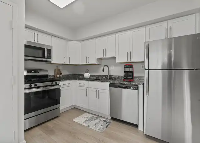 Property at Rollins Park Apartments - 1599 E Jefferson St, Rockville, MD, 20852, 1 bed, 1 bath, [object Object]