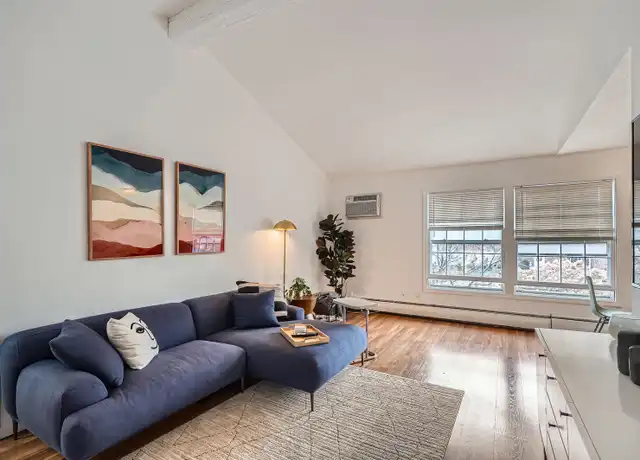 Property at 806 Old Settlers Trl #7, Hopkins, MN, 55343, 1 bed, 1 bath, [object Object]