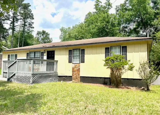 Property at 6302 Menifee Dr NW, Huntsville, AL, 35810, 4 beds, 2 baths, [object Object]