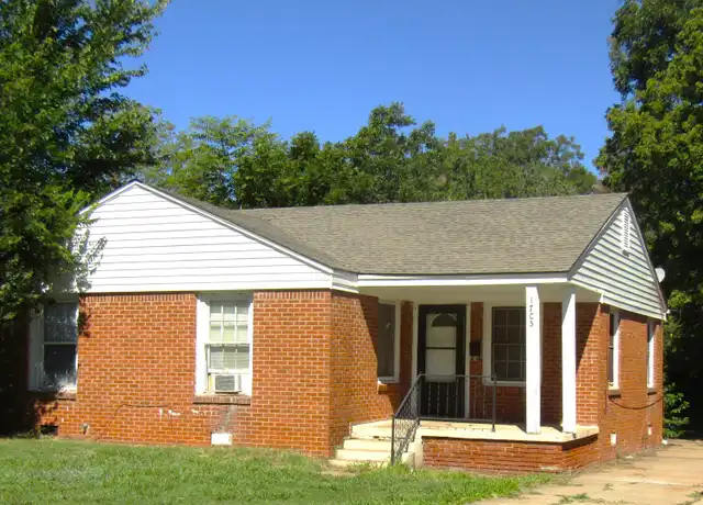 Property at 1705 NW 40th St, Oklahoma City, OK, 73118, 2 beds, 1 bath, [object Object]