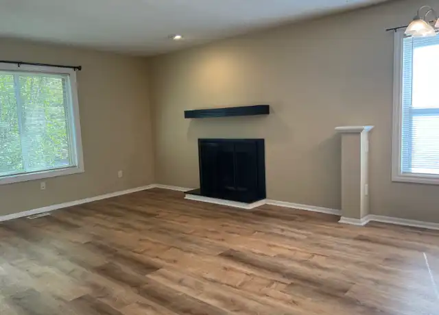 Property at 5804 Ryewyck Dr Unit 5804, Toledo, OH, 43614, 2 beds, 1 bath, [object Object]