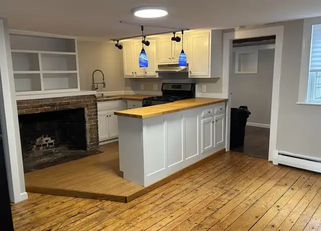 Property at 10 Palfrey Ct Unit 2, Salem, MA, 01970, 2 beds, 1 bath, [object Object]