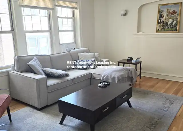 Property at 5642 N Kimball Ave Unit 3W, Chicago, IL, 60659, 2 beds, 1 bath, [object Object]