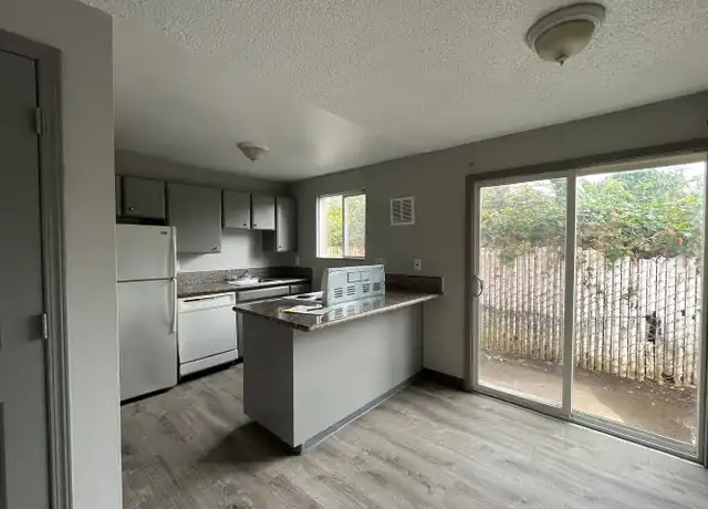 Property at 16000 SE Alder St Unit 13, Portland, OR, 97233, 2 beds, 1 bath, [object Object]