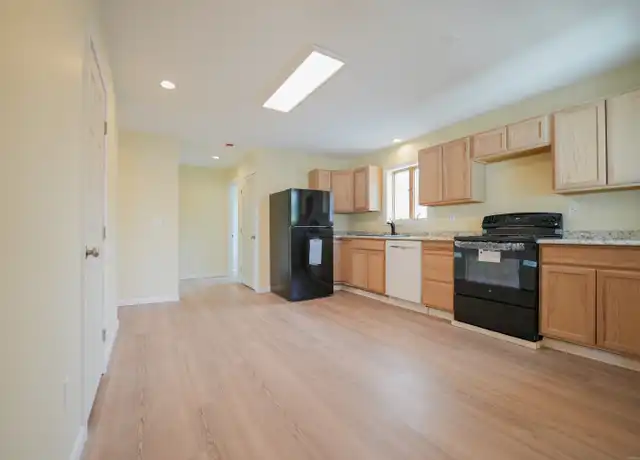 Property at 24 Burr Ave Unit 3, Middletown, CT, 06457, 2 beds, 1 bath, [object Object]
