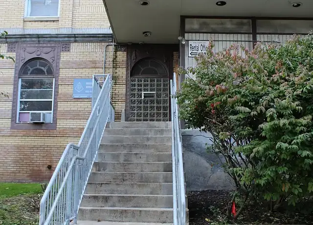 Photo of 4730 Centre Ave, Pittsburgh, PA 15213