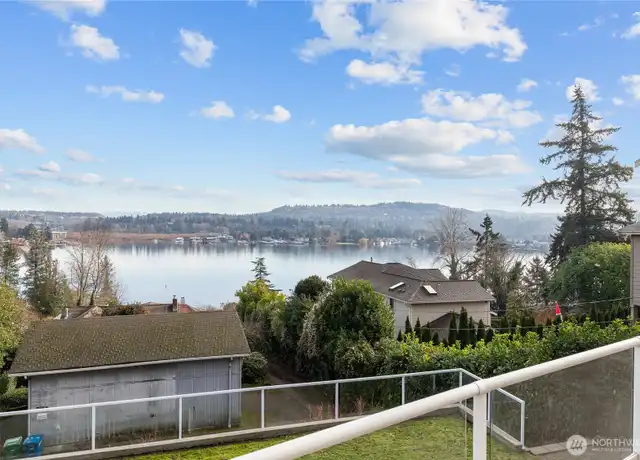 Property at 3728 W Mercer Way, Mercer Island, WA, 98040, 4 beds, 3.5 baths, [object Object]