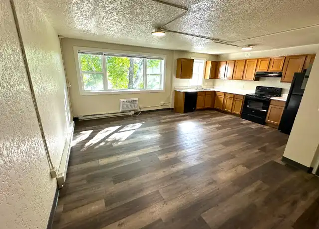 Property at 1011 N 2nd St Unit 3, Aberdeen, SD, 57401, 2 beds, 1 bath, [object Object]