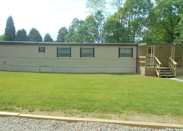 Property at 1031 S Bank St, Derry, PA, 15627, 3 beds, 1 bath, [object Object]