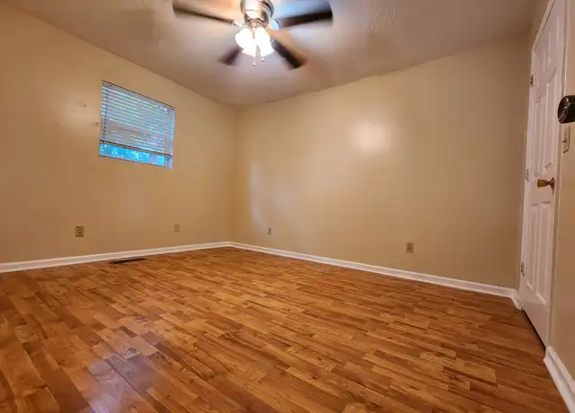 Property at 1616 Chris Dr, Murray, KY, 42071, 2 beds, 1 bath, [object Object]