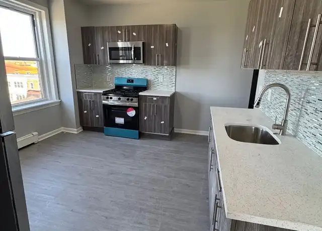 Property at 411-425 E Main St Unit 9, Bridgeport, CT, 06608, 3 beds, 1 bath, [object Object]