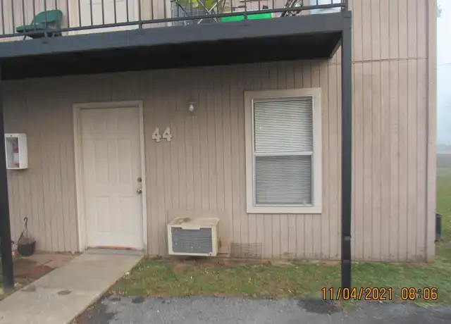 Property at 1313 McNutt Rd, Conway, AR, 72034, 1 bed, 1 bath, [object Object]