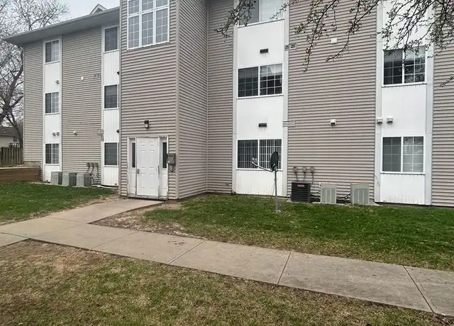 Property at 2446 Lakeside Dr Unit 2446-12, Iowa City, IA, 52240, 2 beds, 1 bath, [object Object]