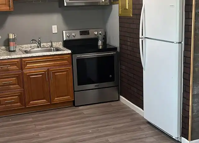 Property at 909 NW 30th Ct Unit 4, Wilton Manors, FL, 33311, 1 bed, 1 bath, [object Object]