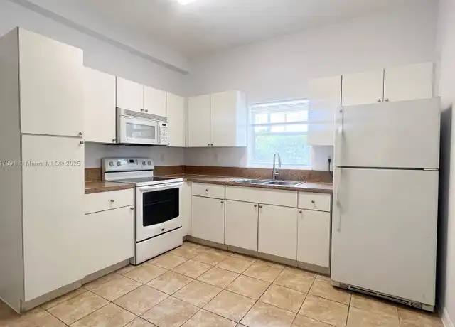 Property at 9720 SW 184th St Unit 103, Cutler Bay, FL, 33157, 10 beds, 1 bath, [object Object]