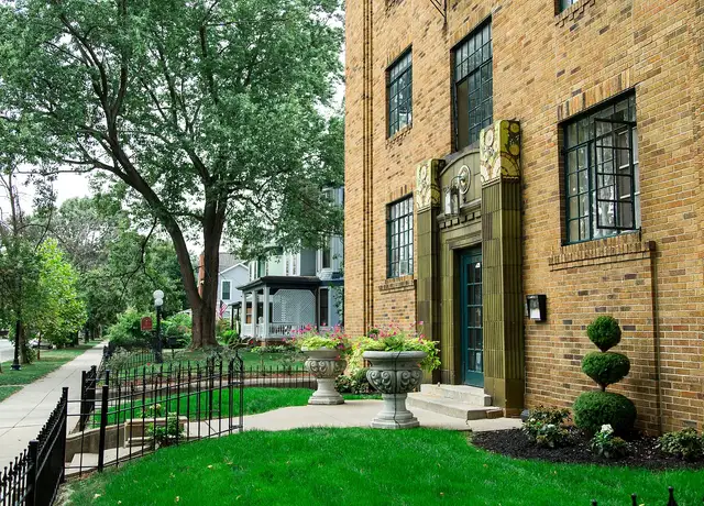 Photo of 1402 N Alabama St, Indianapolis, IN 46202